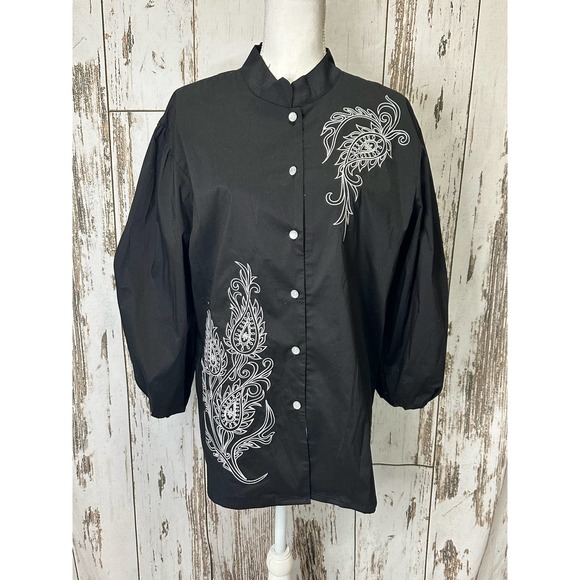 Bob Mackie Tops - Bob Mackie Black and White Embroidered Puffed Sleeve Blouse